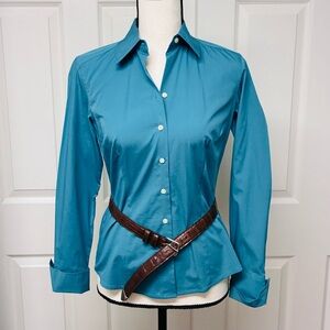 NWOT Ann Taylor Factory Cotton spandex long sleeved shirt. Fitted. Size 0